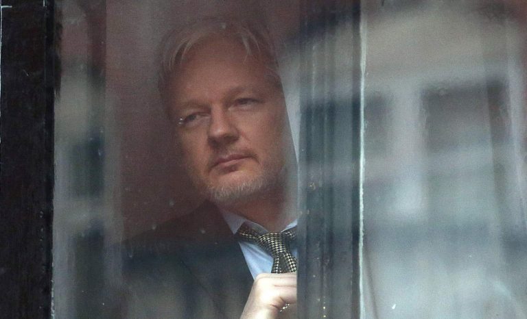 Hur går det för Julian Assange som tar fight i domstol?