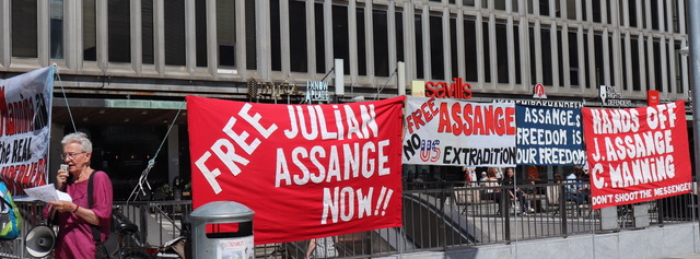 Se filmen! Nytt bra möte om fine visselblåsaren Julian Assange och den minskande yttrandefriheten