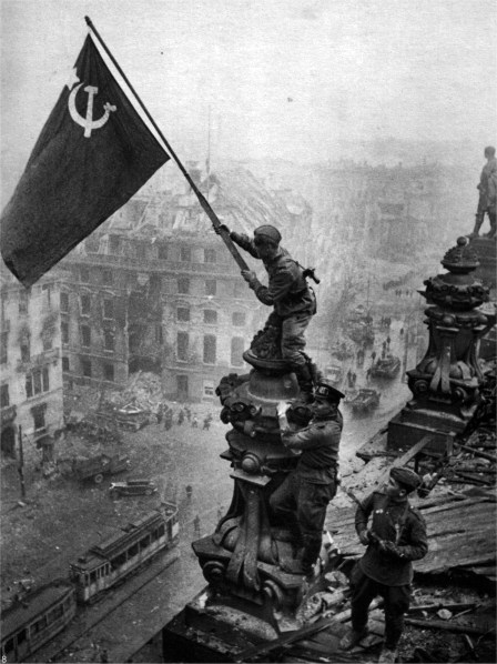 Segerparaden idag i Ryssland och den 1945
