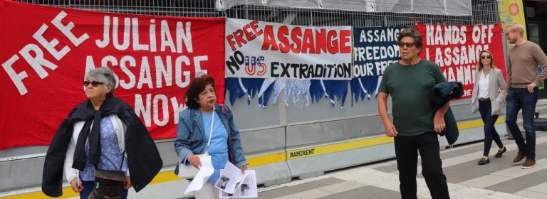 Nu på video! Bra manifestation för stöd åt Assange, Manning och yttrandefriheten 10 augusti.