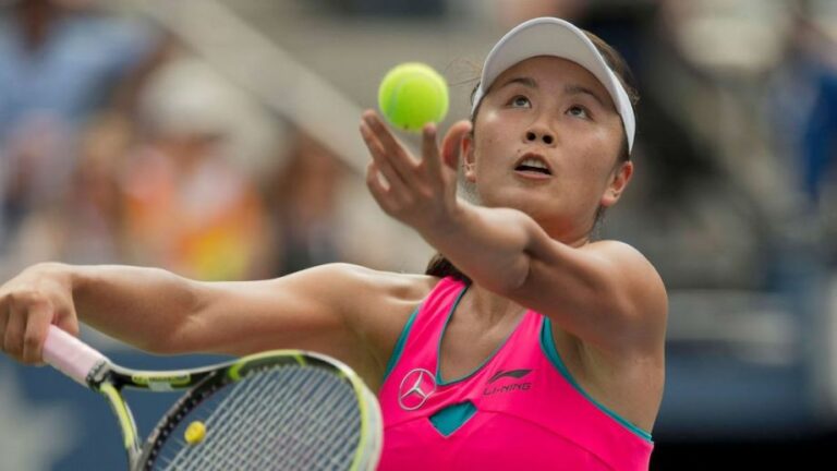 Tennisstjärnan Peng Shuai förnekar nu ÅTER anklagelser att hon utsatts för sexuella trakasserier och att hon försvunnit