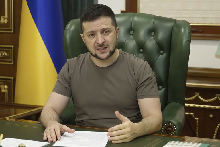 Ukraina utvisar västjournalister så att de inte kan dokumentera krigsbrott