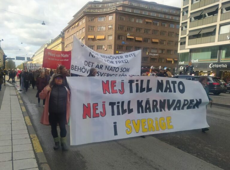 ”Sverige ansluter sig till USA:s härskarmakt – Natomedlemskapet är odemokratiskt och oklokt”