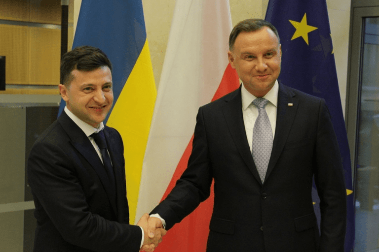 Polen och Ukraina i en fullskalig politisk kris utan något slut i sikte
